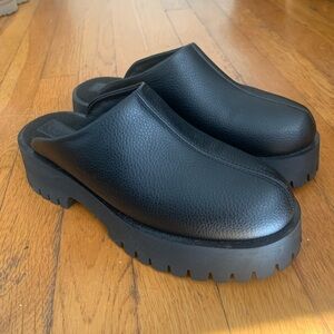 CALIA FAUX LEATHER CLOGS